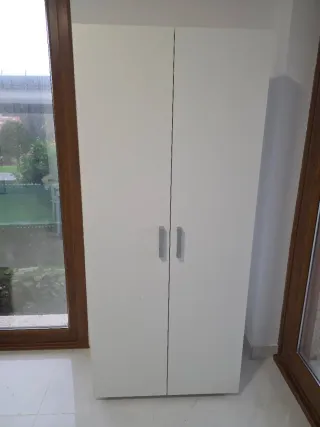 Armario Escobero Blanco