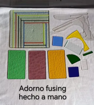 Centro Fusing Hecho a Mano + 3 Cristales