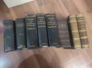 Libros antiguos de Derecho