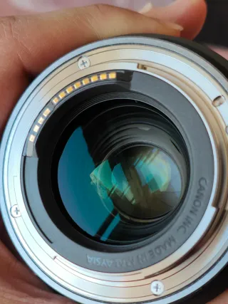 Canon RF 85mm F2 Macro IS STM