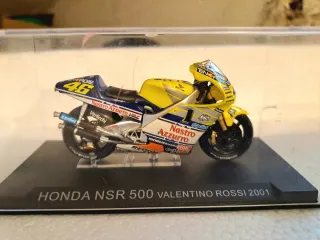 Modellino Moto Honda NSR 500 Valentino Rossi 2001