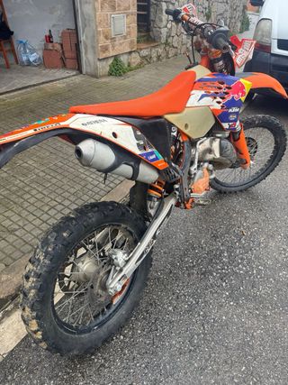 KTM 125 EXC 2011  Carnet B1