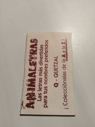 Pegatina Letra Q Pájaro Tropical