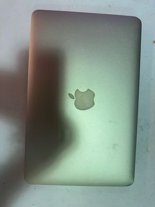MacBook Air Apple