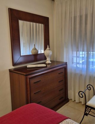 Cómoda y espejo madera