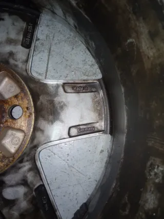 Llanta Audi A3 15" original.