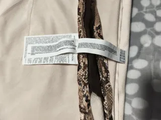 Falda Zara Animal Print Serpiente Talla M