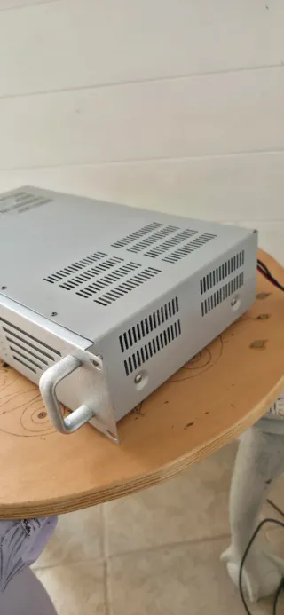 Amplificatore Skytec PRO240 Argento