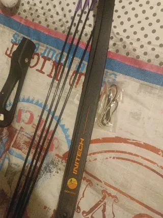 Arco e frecce per tiro sportivo