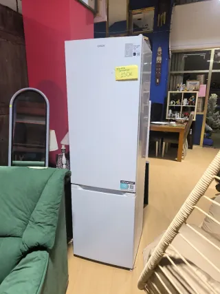 Nevera Candy Seminueva 150€