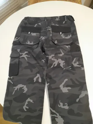 Pantalón de trabajo camuflaje gris multi bolsillo