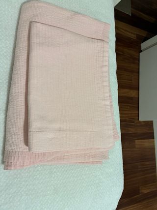 Colcha rosa cama 105 + cojín