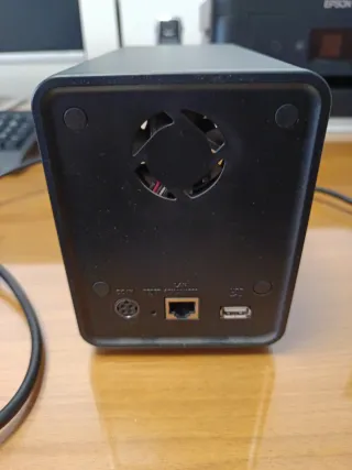 NAS CH3SNAS 2 HDD  1Tb total 2Tb Conceptronic