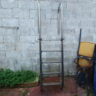 Escalera Piscina Metal Plata