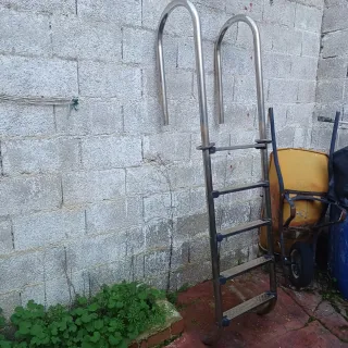 Escalera Piscina Metal Plata