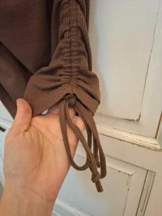 Vestito aderente marrone Subdued