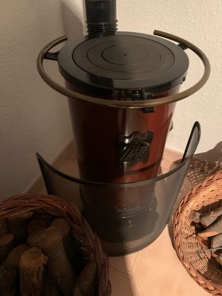 Estufa de leña Hergom Roja/Negra sin estrenar