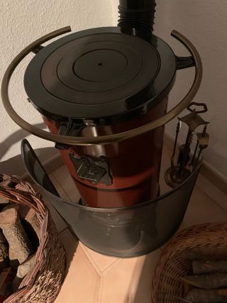 Estufa de leña Hergom Roja/Negra sin estrenar