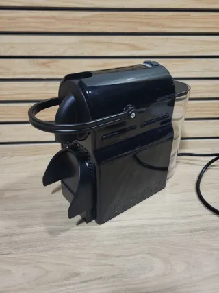 Cafetera Nespresso De'Longhi Essenza Mini