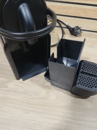 Cafetera Nespresso De'Longhi Essenza Mini