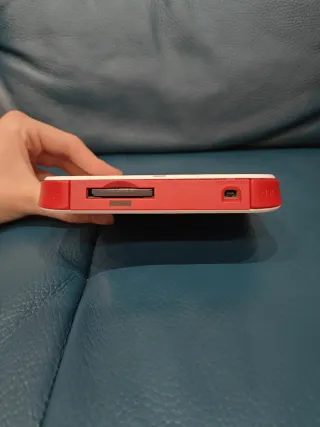 Nintendo 2DS Blanca y roja