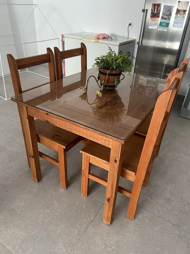 Mueble de madera rústico para salón con mesa