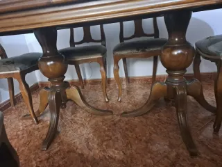 Mesa de comedor + 6 sillas estilo clásico