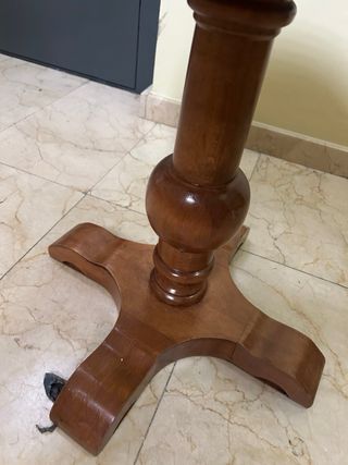 Mesa auxiliar redonda de madera