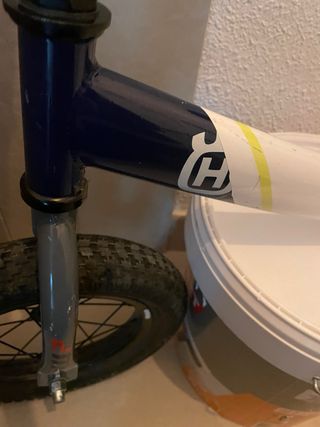 Bicicleta Husqvarna sin pedales