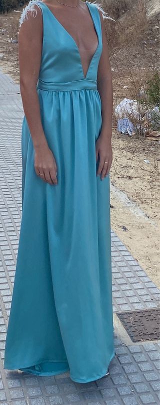 Vestido hecho a mano con plumas