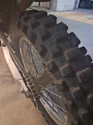 Suzuki DRZ400E Enduro Moto