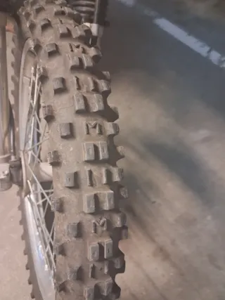 Suzuki DRZ400E Enduro Moto