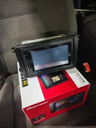 Radio Pantalla Pioneer DMH-A240BT