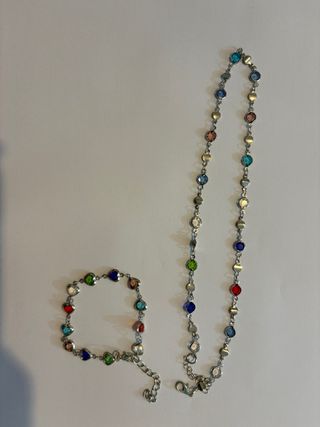 Conjunto de Joyas Plateadas con Piedras de Colores