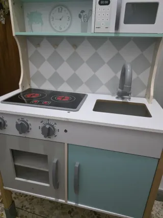 Cocina de juguete de madera