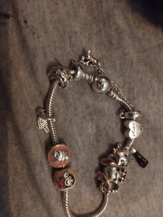 Pulsera Pandora con charms