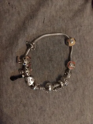 Pulsera Pandora con charms