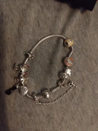 Pulsera Pandora con charms