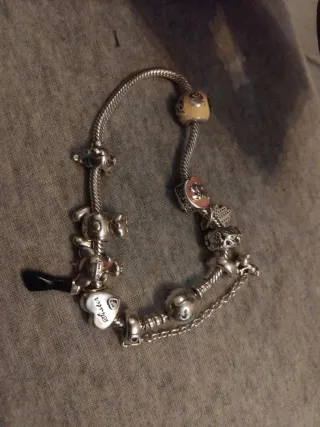 Pulsera Pandora con charms