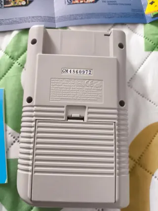 Nintendo Game Boy + Super Mario Land 2 con ticket