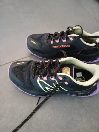 Zapatillas New Balance Fresh Foam Garoe Negras/Mor