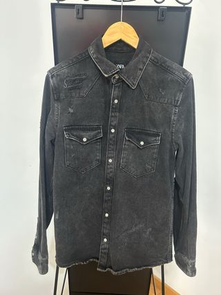 Camisa vaquera Zara desgastada
