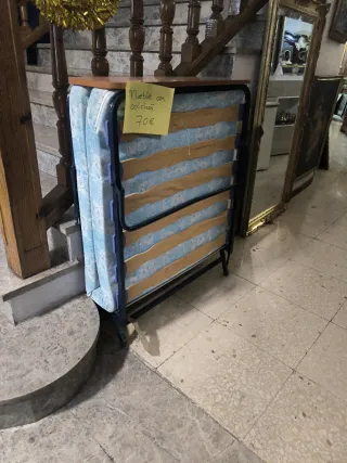 Cama plegable con colchón 70€