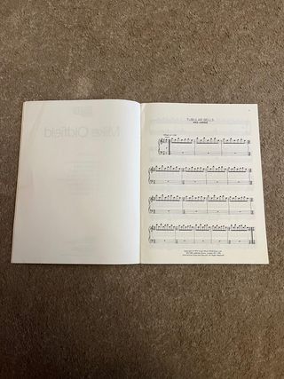 Libro de Partituras Mike Oldfield IMP Presents