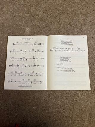 Libro de Partituras Mike Oldfield IMP Presents