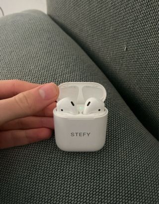 Apple AirPods 2