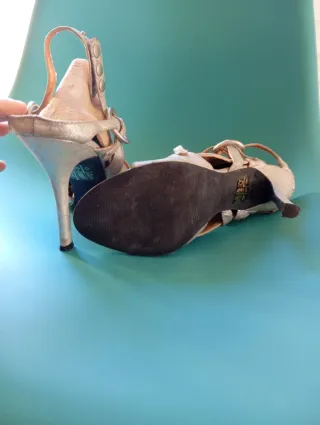 Sandalias de tacón plateadas