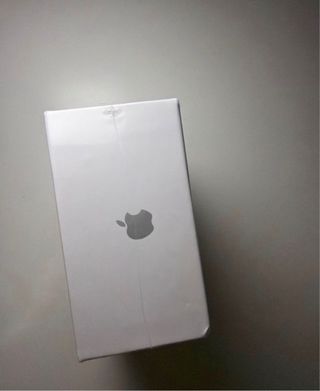 AirPods di iPhone Apple Bianchi