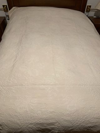 Colcha Zara floral blanca