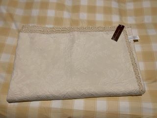 Colcha Zara floral blanca